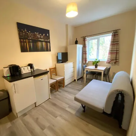 Lovely 1-bedroom Flat In