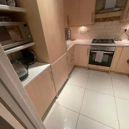 Cheerful 3 Bedroom With Free Parking Harrow