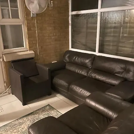 Holiday home Cheerful 3 Bedroom With Free Parking