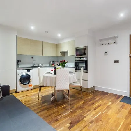 Apartment Hyde Park London