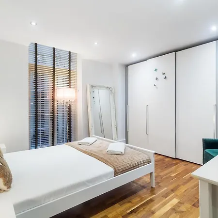 Hyde Park Apartment London