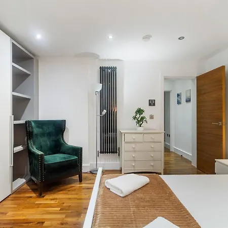 Hyde Park Apartment
