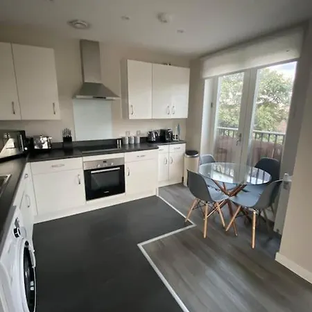 Apartment Modern 1-bedroom Close To City Airport London