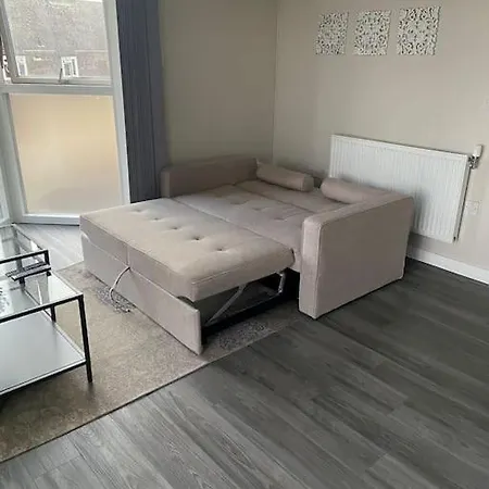 Apartment Modern 1-bedroom Close To City Airport *