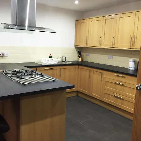 Wellesley Road Apartment