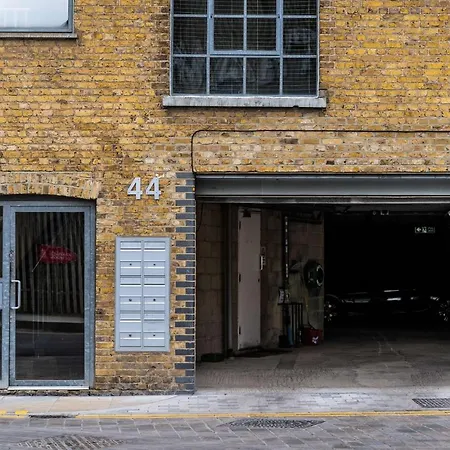 Livestay-fabulous Three Bed Warehouse Conversion * London