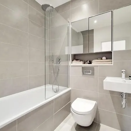 Luxury 2 Bed 2 Bath With Balcony New Build *south London* شقة لندن