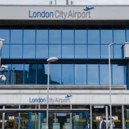 Canning Town Modern 2 Bedroom Excel Centre, Canary Wharf, Airport Appartamento