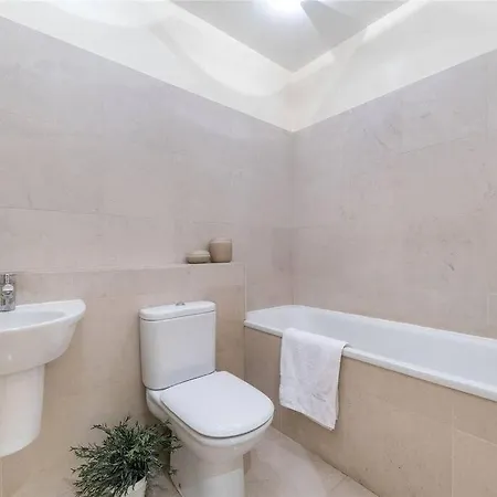 Luxurious Serviced Apt Next To The City Of And Tower Bridge Appartamento