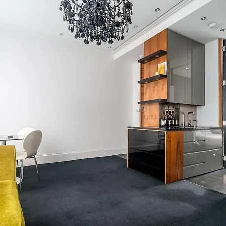 Award-winning Designer Apartment *