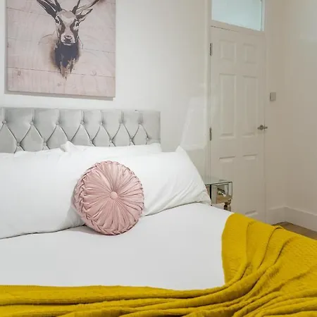 Stylish 2 Bedrooms Little Venice - 44 Apartment *