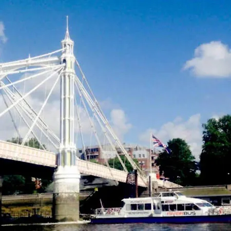 Amazing Riverside Boheme In Sw London!