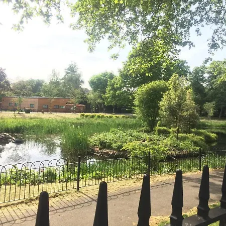 Amazing Riverside Boheme In Sw London!