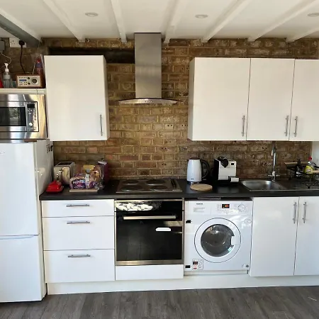 The Old Gin Distillery Est 1850 Apartment *