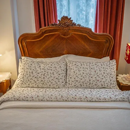 Juliette's Bed & Breakfast London