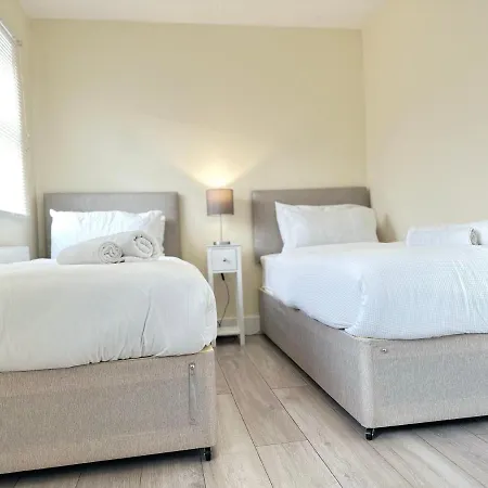 Cosy Home, 10min Drv From Canary Wharf & Stratford Apartamento *