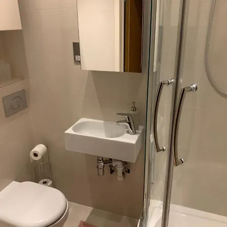 דירה Studio 351 Ladbroke Grove, W10 6ha לונדון