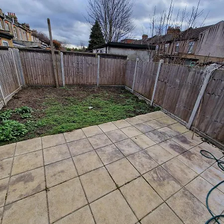 Large Double In Ilford, Close To Train Station & Shops, Free Parking * Ilford