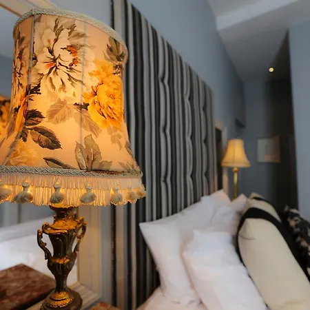 The Crown And Sceptre Hotel