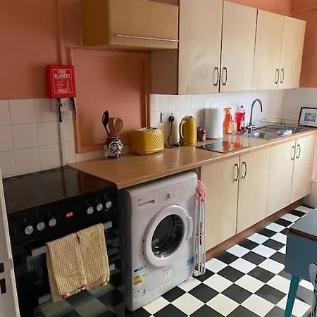 Apartment 2 Bedroom Flat On Tottenham High Rd. London