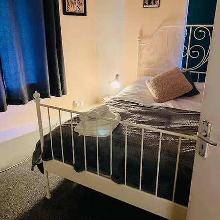 2 Bedroom Flat On Tottenham High Rd. * London