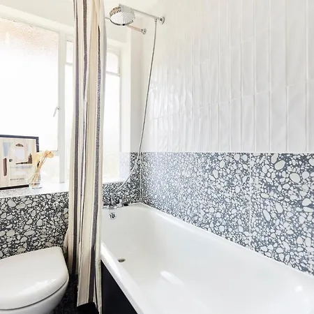 The Escape - Modish 1bdr Flat London