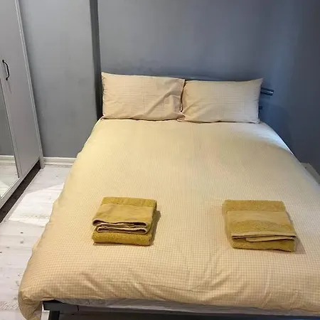 Ground Floor One Bedroom Flat Hyde Park In Central London