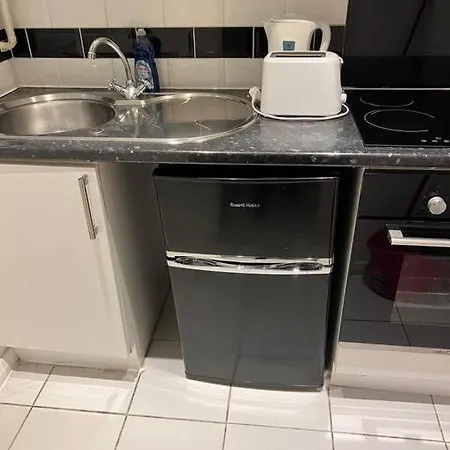 Ground Floor One Bedroom Flat Hyde Park In Central * London