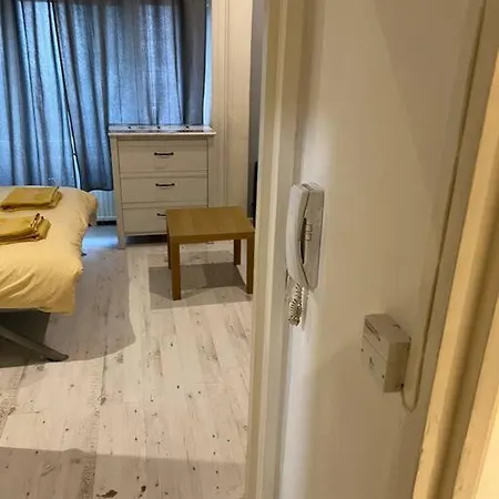 Ground Floor One Bedroom Flat Hyde Park In Central London