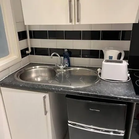 Ground Floor One Bedroom Flat Hyde Park In Central London