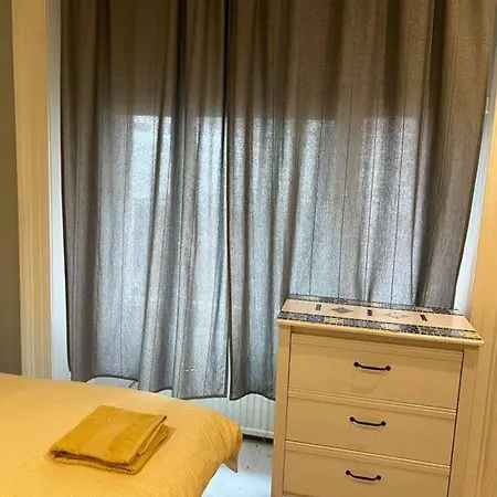 Ground Floor One Bedroom Flat Hyde Park In Central London