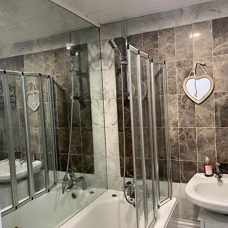 شقة Immaculate 1-bed In *