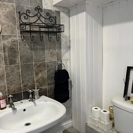 Immaculate 1-bed In * لندن