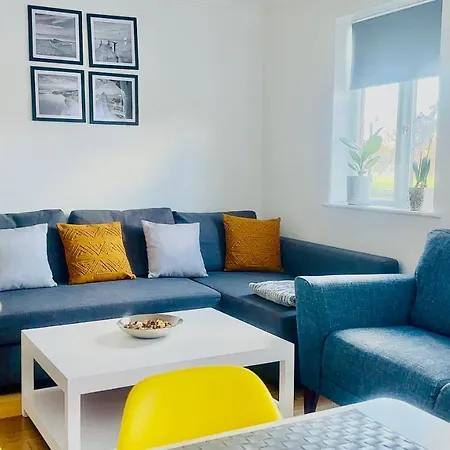 Amazing Location - Of London- 2 Bedroom Stunning Canal View House With Private Garden,parking & Balcony شقة لندن