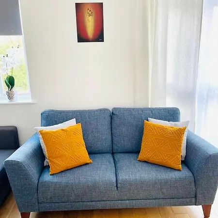 Amazing Location - Of London- 2 Bedroom Stunning Canal View House With Private Garden,parking & Balcony شقة *