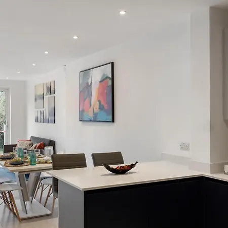 Star London Station Road 3-bed Oasis With Garden * The Hyde