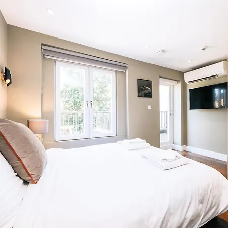 The Knaresborough By Nestor 3* London