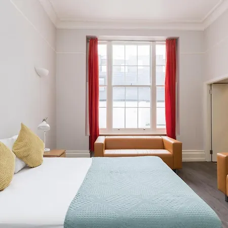 Hyde Park Apartment *