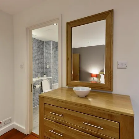 Farringdon Laceby