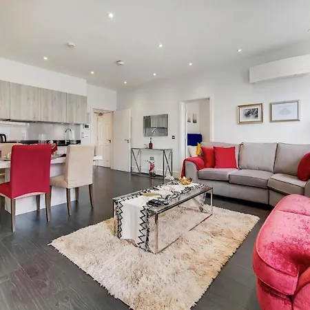The Gloucester Residences Apartment *