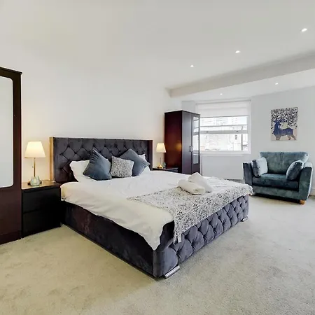 The Gloucester Residences Apartment *