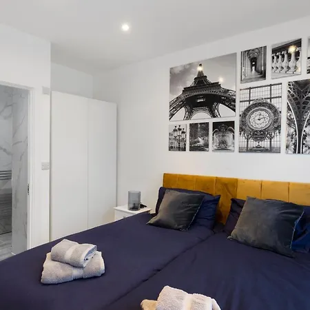 Star London Station Road 3-bed Oasis With Garden *