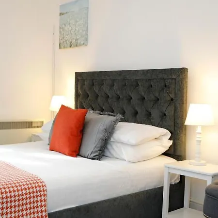 Village Hotel 3*