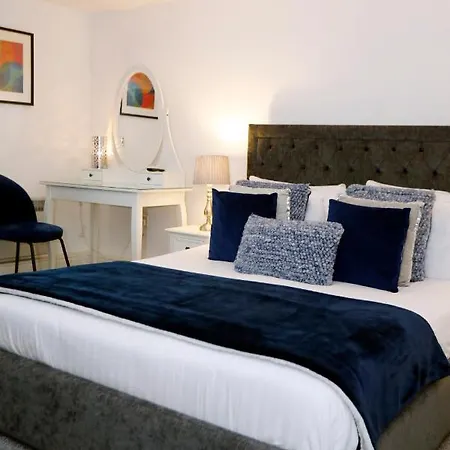 Village Hotel 3*
