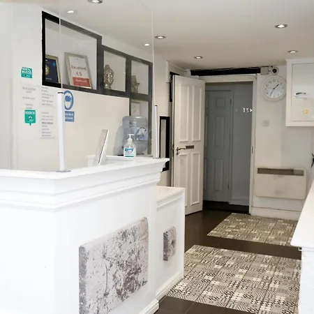 Village Hotel 3*