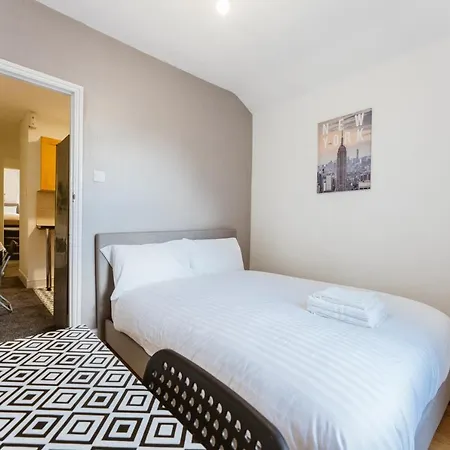 Mile End Double 86a Guest house