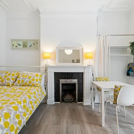 Glenmore Apartment London