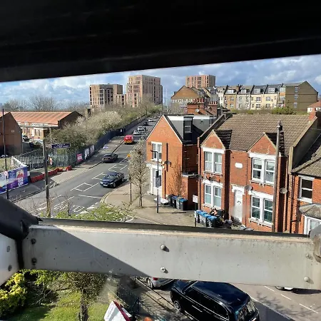 Wembley Area Serviced Apartments, 15mins To Central Apartment *