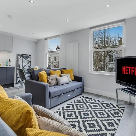 Private And Luxury In Central Apartment