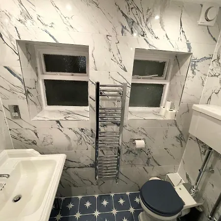 Albany Bed & Breakfast 2*